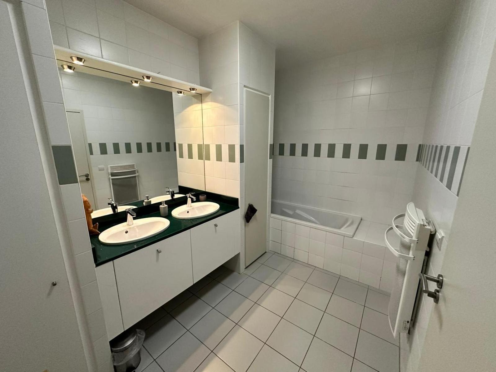 Spacieux Appartement 2 Chambres Plein Coeur De Περπινιάν Εξωτερικό φωτογραφία